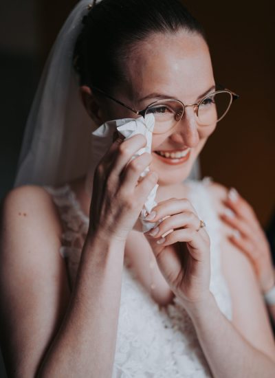 Une mariée émue